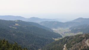 Dieses Bild zeigt eine Webcam-Aufnahme vom Achertal, aufgenommen am Freitag, den 06.03.2026 um 13:40 Uhr. Die Temperatur betrug 14.6°C.