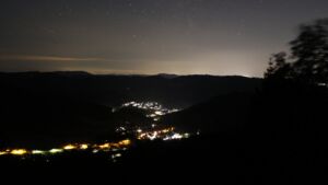 Dieses Bild zeigt eine Webcam-Aufnahme vom Achertal, aufgenommen am Montag, den 20.07.2026 um 03:10 Uhr. Die Temperatur betrug 13.5°C.
