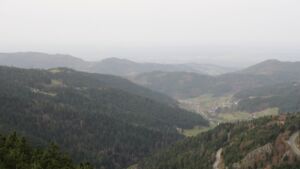 Dieses Bild zeigt eine Webcam-Aufnahme vom Achertal, aufgenommen am Freitag, den 14.11.2025 um 11:30 Uhr. Die Temperatur betrug 16.2°C.