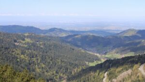 Dieses Bild zeigt eine Webcam-Aufnahme vom Achertal, aufgenommen am Dienstag, den 21.04.2026 um 10:50 Uhr. Die Temperatur betrug 7.1°C.