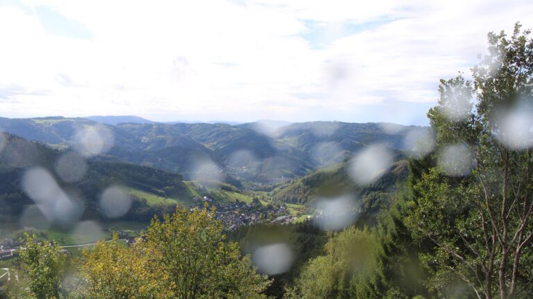 Dieses Bild zeigt eine Webcam-Aufnahme vom Achertal, aufgenommen am Freitag, den 23.10.2026 um 13:40 Uhr. Die Temperatur betrug 8.8°C.