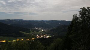 Dieses Bild zeigt eine Webcam-Aufnahme vom Achertal, aufgenommen am Montag, den 28.09.2026 um 03:00 Uhr. Die Temperatur betrug 21.4°C.