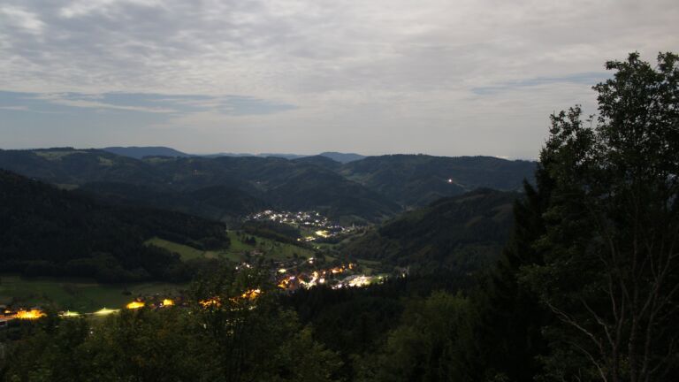 Dieses Bild zeigt eine Webcam-Aufnahme vom Achertal, aufgenommen am Montag, den 28.09.2026 um 03:00 Uhr. Die Temperatur betrug 21.4°C.