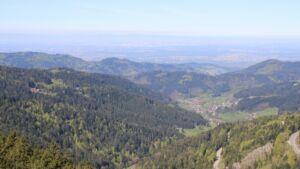 Dieses Bild zeigt eine Webcam-Aufnahme vom Achertal, aufgenommen am Freitag, den 24.04.2026 um 11:00 Uhr. Die Temperatur betrug 14.6°C.