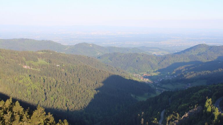 Dieses Bild zeigt eine Webcam-Aufnahme vom Achertal, aufgenommen am Mittwoch, den 07.05.2025 um 07:10 Uhr. Die Temperatur betrug 6°C.