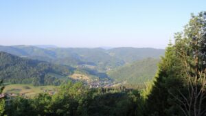 Dieses Bild zeigt eine Webcam-Aufnahme vom Achertal, aufgenommen am Mittwoch, den 27.05.2026 um 07:10 Uhr. Die Temperatur betrug 21.1°C.