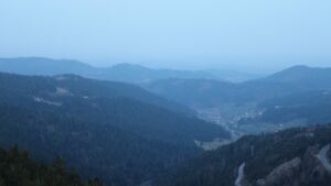 Dieses Bild zeigt eine Webcam-Aufnahme vom Achertal, aufgenommen am Sonntag, den 08.03.2026 um 06:50 Uhr. Die Temperatur betrug 9.8°C.