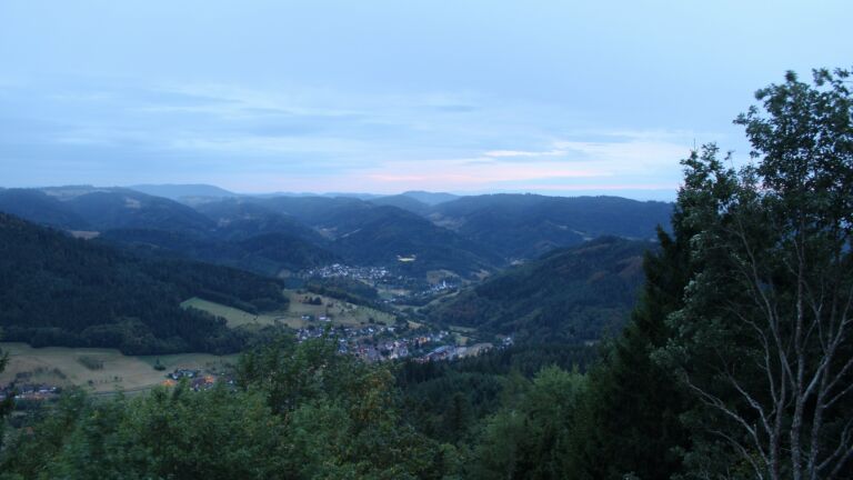 Dieses Bild zeigt eine Webcam-Aufnahme vom Achertal, aufgenommen am Dienstag, den 18.08.2026 um 20:50 Uhr. Die Temperatur betrug 17.4°C.
