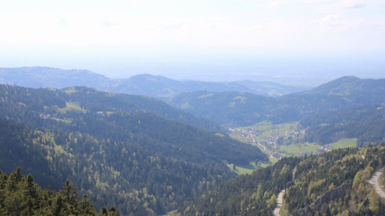 Dieses Bild zeigt eine Webcam-Aufnahme vom Achertal, aufgenommen am Montag, den 20.04.2026 um 16:20 Uhr. Die Temperatur betrug 8.2°C.