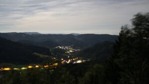 Dieses Bild zeigt eine Webcam-Aufnahme vom Achertal, aufgenommen am Freitag, den 25.09.2026 um 01:00 Uhr. Die Temperatur betrug 11°C.
