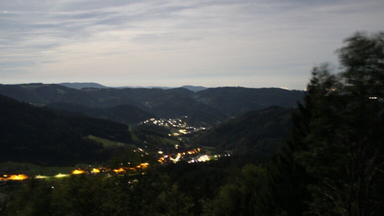 Dieses Bild zeigt eine Webcam-Aufnahme vom Achertal, aufgenommen am Freitag, den 25.09.2026 um 01:00 Uhr. Die Temperatur betrug 11°C.
