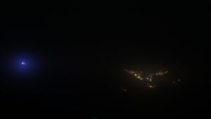 Dieses Bild zeigt eine Webcam-Aufnahme vom Achertal, aufgenommen am Mittwoch, den 17.12.2025 um 22:30 Uhr. Die Temperatur betrug 4.9°C.