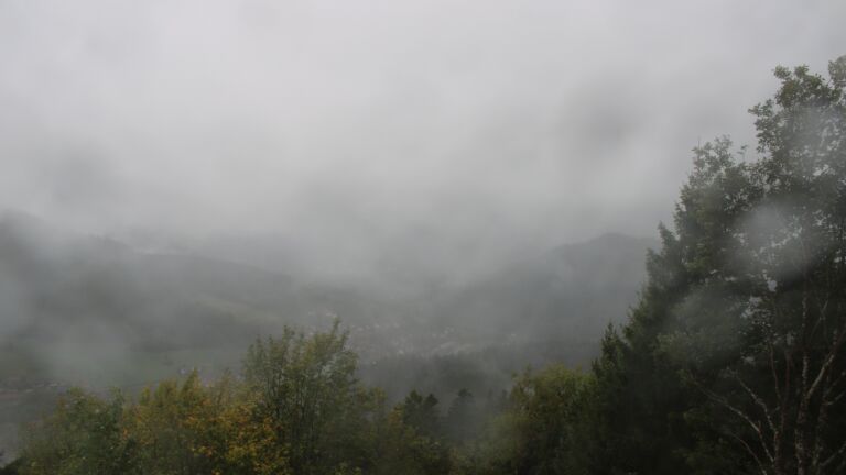 Dieses Bild zeigt eine Webcam-Aufnahme vom Achertal, aufgenommen am Samstag, den 17.10.2026 um 16:10 Uhr. Die Temperatur betrug 7.7°C.
