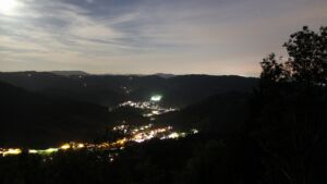 Dieses Bild zeigt eine Webcam-Aufnahme vom Achertal, aufgenommen am Samstag, den 19.09.2026 um 20:50 Uhr. Die Temperatur betrug 17.4°C.