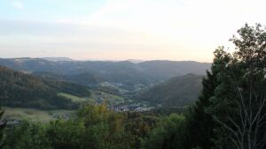 Dieses Bild zeigt eine Webcam-Aufnahme vom Achertal, aufgenommen am Sonntag, den 23.08.2026 um 20:10 Uhr. Die Temperatur betrug 17.1°C.