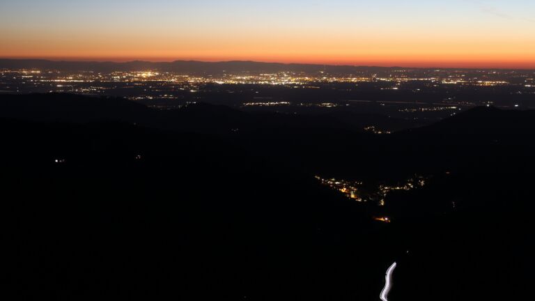 Dieses Bild zeigt eine Webcam-Aufnahme vom Achertal, aufgenommen am Dienstag, den 07.04.2026 um 21:10 Uhr. Die Temperatur betrug 10.4°C.