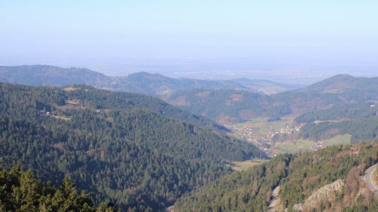 Dieses Bild zeigt eine Webcam-Aufnahme vom Achertal, aufgenommen am Donnerstag, den 05.03.2026 um 09:50 Uhr. Die Temperatur betrug 9.7°C.