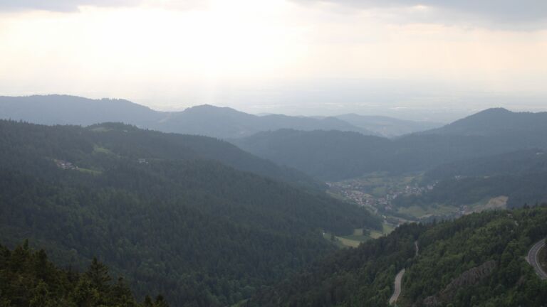 Dieses Bild zeigt eine Webcam-Aufnahme vom Achertal, aufgenommen am Donnerstag, den 22.05.2025 um 18:40 Uhr. Die Temperatur betrug 7.6°C.