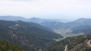 Dieses Bild zeigt eine Webcam-Aufnahme vom Achertal, aufgenommen am Mittwoch, den 15.04.2026 um 13:00 Uhr. Die Temperatur betrug 8.2°C.