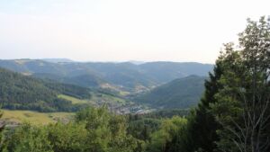 Dieses Bild zeigt eine Webcam-Aufnahme vom Achertal, aufgenommen am Samstag, den 25.07.2026 um 19:30 Uhr. Die Temperatur betrug 28.5°C.