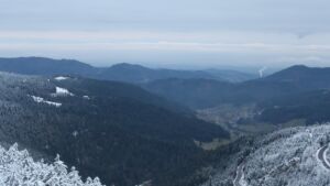 Dieses Bild zeigt eine Webcam-Aufnahme vom Achertal, aufgenommen am Donnerstag, den 27.11.2025 um 07:50 Uhr. Die Temperatur betrug -3.2°C.