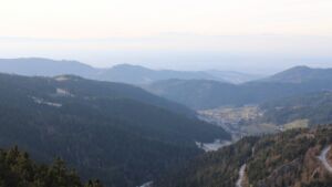 Dieses Bild zeigt eine Webcam-Aufnahme vom Achertal, aufgenommen am Donnerstag, den 01.01.2026 um 15:00 Uhr. Die Temperatur betrug -4.4°C.