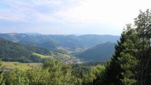 Dieses Bild zeigt eine Webcam-Aufnahme vom Achertal, aufgenommen am Freitag, den 17.07.2026 um 19:10 Uhr. Die Temperatur betrug 25.8°C.