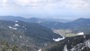 Dieses Bild zeigt eine Webcam-Aufnahme vom Achertal, aufgenommen am Sonntag, den 29.03.2026 um 14:20 Uhr. Die Temperatur betrug 2.1°C.