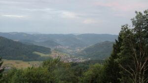 Dieses Bild zeigt eine Webcam-Aufnahme vom Achertal, aufgenommen am Samstag, den 01.08.2026 um 06:10 Uhr. Die Temperatur betrug 16.8°C.