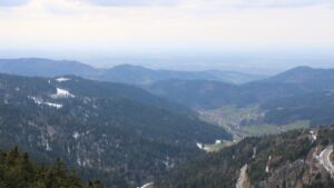 Dieses Bild zeigt eine Webcam-Aufnahme vom Achertal, aufgenommen am Freitag, den 03.04.2026 um 15:50 Uhr. Die Temperatur betrug 6.2°C.