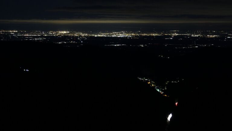 Dieses Bild zeigt eine Webcam-Aufnahme vom Achertal, aufgenommen am Mittwoch, den 29.10.2025 um 06:00 Uhr. Die Temperatur betrug 5.8°C.