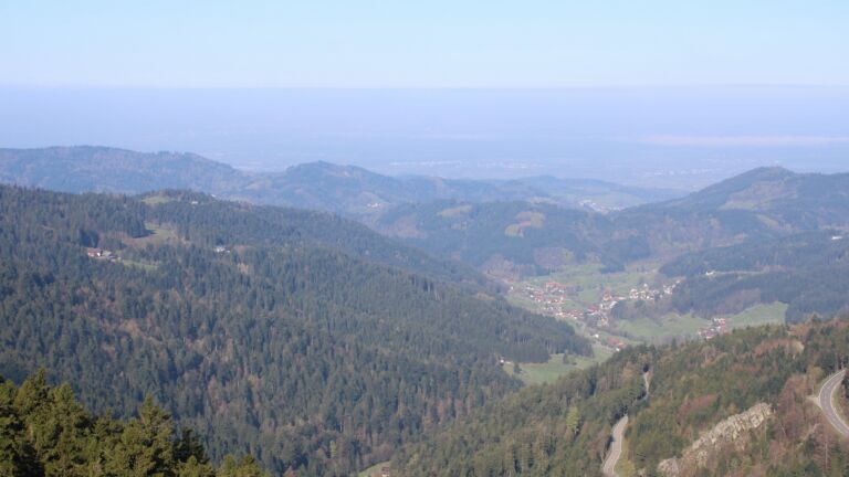 Dieses Bild zeigt eine Webcam-Aufnahme vom Achertal, aufgenommen am Mittwoch, den 15.04.2026 um 09:30 Uhr. Die Temperatur betrug 5.4°C.