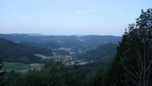 Dieses Bild zeigt eine Webcam-Aufnahme vom Achertal, aufgenommen am Freitag, den 19.06.2026 um 04:50 Uhr. Die Temperatur betrug 25°C.