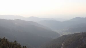 Dieses Bild zeigt eine Webcam-Aufnahme vom Achertal, aufgenommen am Freitag, den 20.03.2026 um 17:40 Uhr. Die Temperatur betrug 8.6°C.