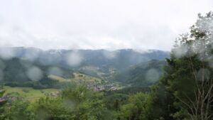 Dieses Bild zeigt eine Webcam-Aufnahme vom Achertal, aufgenommen am Mittwoch, den 10.06.2026 um 16:30 Uhr. Die Temperatur betrug 9.1°C.