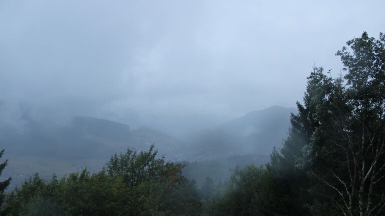 Dieses Bild zeigt eine Webcam-Aufnahme vom Achertal, aufgenommen am Freitag, den 21.08.2026 um 20:00 Uhr. Die Temperatur betrug 12.2°C.