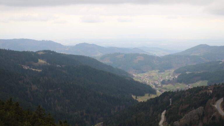 Dieses Bild zeigt eine Webcam-Aufnahme vom Achertal, aufgenommen am Samstag, den 28.02.2026 um 11:40 Uhr. Die Temperatur betrug 5.8°C.