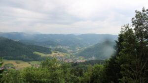 Dieses Bild zeigt eine Webcam-Aufnahme vom Achertal, aufgenommen am Sonntag, den 31.05.2026 um 18:40 Uhr. Die Temperatur betrug 15.3°C.