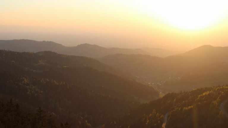 Dieses Bild zeigt eine Webcam-Aufnahme vom Achertal, aufgenommen am Mittwoch, den 22.04.2026 um 20:10 Uhr. Die Temperatur betrug 7.5°C.