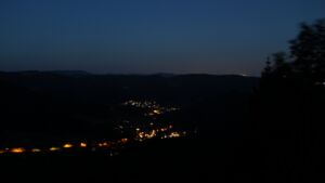 Dieses Bild zeigt eine Webcam-Aufnahme vom Achertal, aufgenommen am Freitag, den 24.07.2026 um 04:40 Uhr. Die Temperatur betrug 13.7°C.