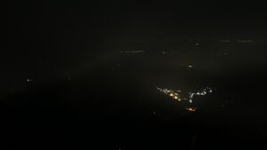 Dieses Bild zeigt eine Webcam-Aufnahme vom Achertal, aufgenommen am Samstag, den 21.02.2026 um 22:30 Uhr. Die Temperatur betrug 3.8°C.
