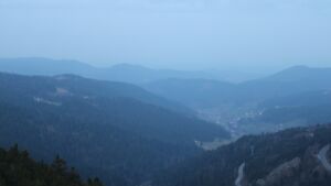 Dieses Bild zeigt eine Webcam-Aufnahme vom Achertal, aufgenommen am Montag, den 09.03.2026 um 06:50 Uhr. Die Temperatur betrug 7.6°C.