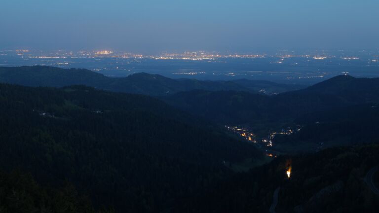 Dieses Bild zeigt eine Webcam-Aufnahme vom Achertal, aufgenommen am Mittwoch, den 30.04.2025 um 05:20 Uhr. Die Temperatur betrug 12.5°C.