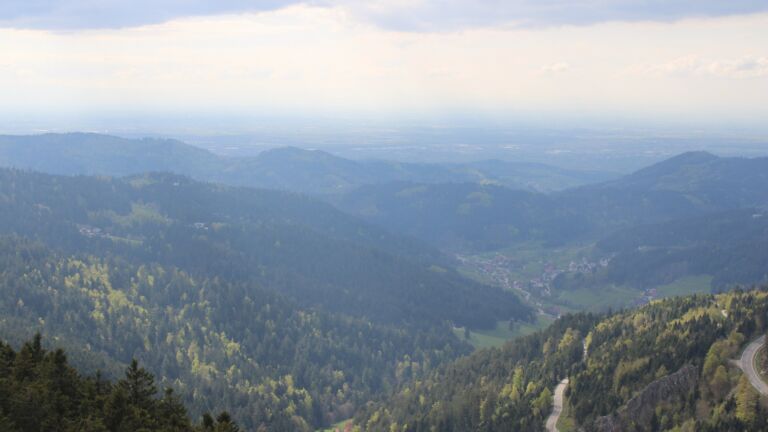 Dieses Bild zeigt eine Webcam-Aufnahme vom Achertal, aufgenommen am Dienstag, den 21.04.2026 um 16:20 Uhr. Die Temperatur betrug 4.1°C.