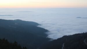 Dieses Bild zeigt eine Webcam-Aufnahme vom Achertal, aufgenommen am Samstag, den 13.12.2025 um 16:40 Uhr. Die Temperatur betrug 6.9°C.