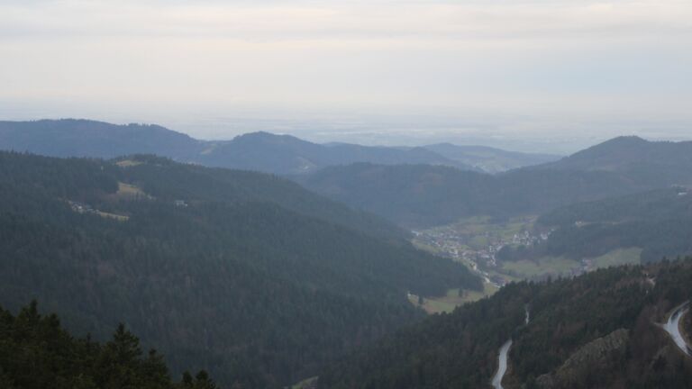 Dieses Bild zeigt eine Webcam-Aufnahme vom Achertal, aufgenommen am Samstag, den 20.12.2025 um 08:50 Uhr. Die Temperatur betrug 4.6°C.