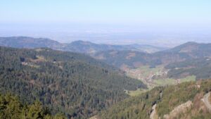 Dieses Bild zeigt eine Webcam-Aufnahme vom Achertal, aufgenommen am Mittwoch, den 08.04.2026 um 10:00 Uhr. Die Temperatur betrug 10.9°C.