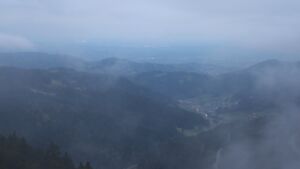 Dieses Bild zeigt eine Webcam-Aufnahme vom Achertal, aufgenommen am Dienstag, den 22.04.2025 um 06:10 Uhr. Die Temperatur betrug 5.1°C.