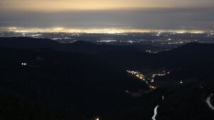 Dieses Bild zeigt eine Webcam-Aufnahme vom Achertal, aufgenommen am Mittwoch, den 03.12.2025 um 04:00 Uhr. Die Temperatur betrug 3.8°C.