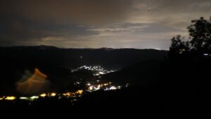 Dieses Bild zeigt eine Webcam-Aufnahme vom Achertal, aufgenommen am Samstag, den 22.08.2026 um 03:30 Uhr. Die Temperatur betrug 11.2°C.